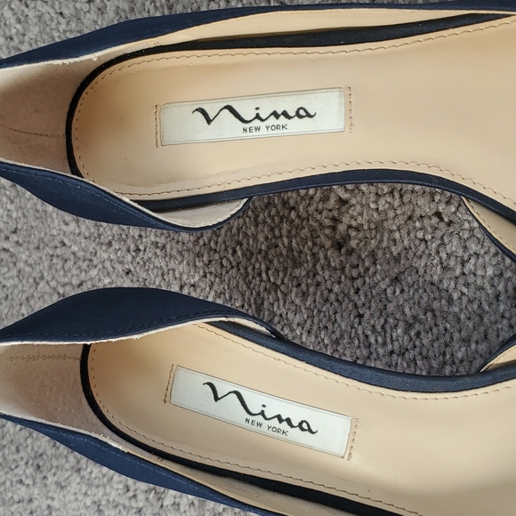 Nina navy satin pumps - Picture 2 of 5